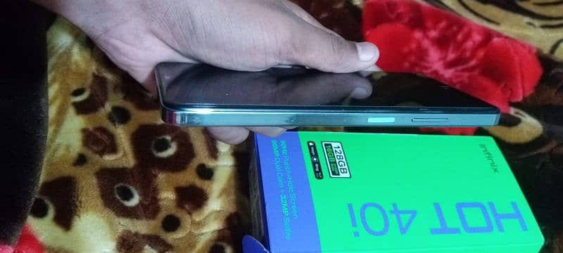 Infinix Hot 40i 1