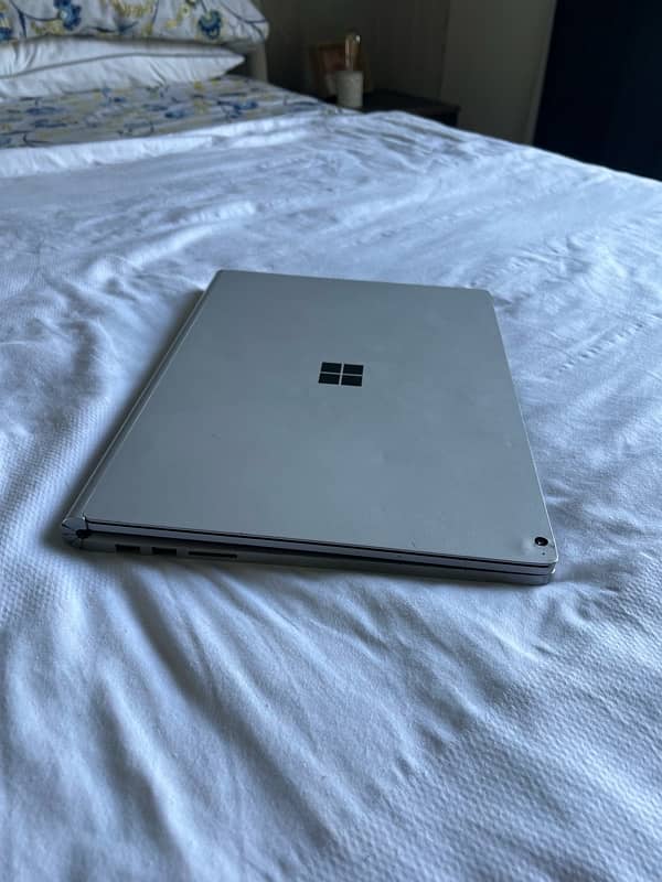 Surface Book 2 1