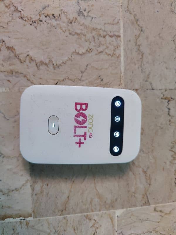 zong 4 bolt +  WiFi device condition 10 by 10 2