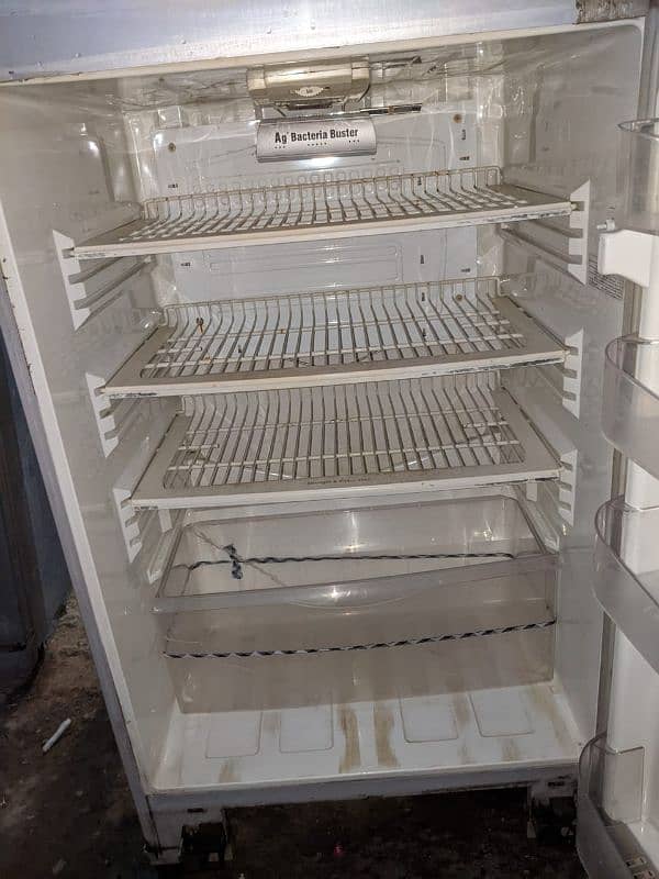 pel fridge very good condition 6