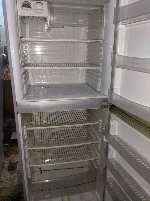 pel fridge very good condition 10