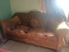 5 seater sofa set with 3 tables 10 by 10 condition