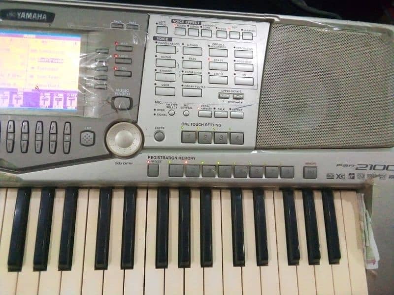 Yamaha keyboard PSR 2100 2