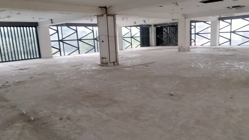 F-11 MARKAZ 8000 SQ. FEET GROUND FLOOR BEST FOR BANKS SHOWROOMS AND EXECTIVE OFFICES 3