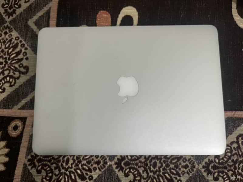 MacBook Pro 2015 ( Early ) Retina Display 1