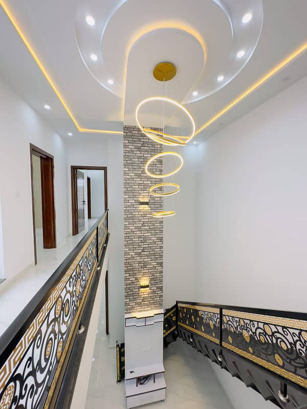 House Of 10 Marla Is Available For Sale In Wapda City 18