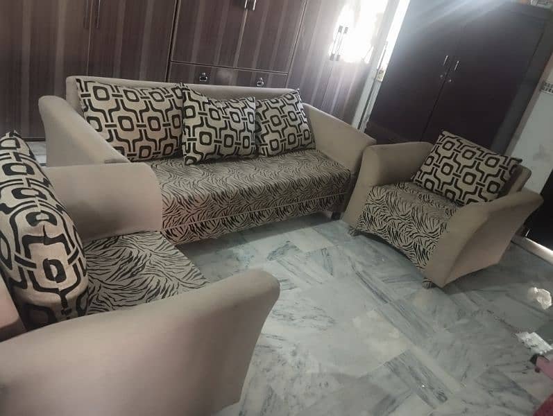 5 Seater Sofa 0