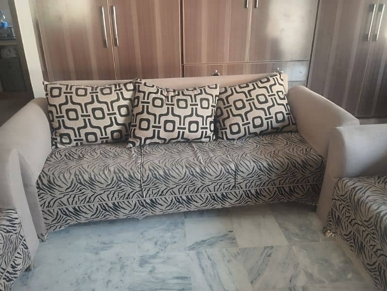 5 Seater Sofa 3