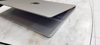 Macbook Air M2, 8/256, CC-7,