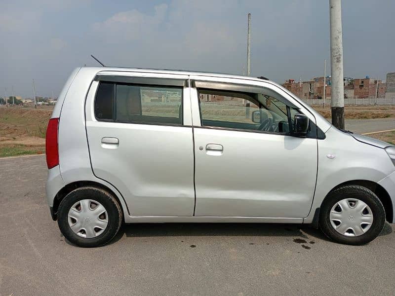 Suzuki Wagon R 2018 4