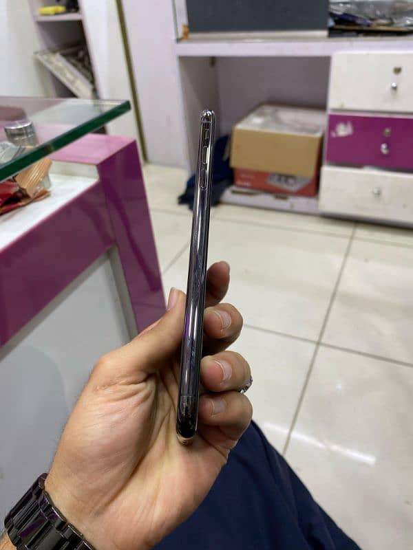 iphone Xs max PTA approved 4