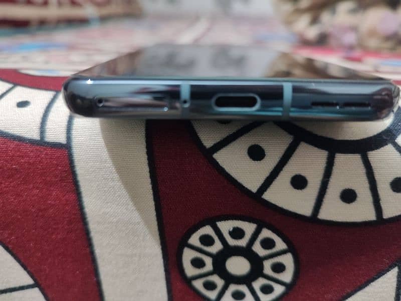 Selling Oneplus 9 pro in Excellent Condition 5