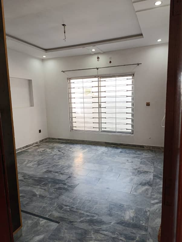 5 MARLA LOWER PORTION AVAILABLE FOR RENT IN DHA RAHBER 11 3