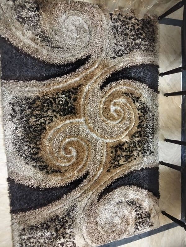 Rug with animal theme 0