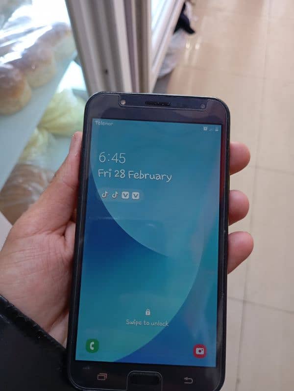 Samsung Galaxy J7 core condition 10/9 3