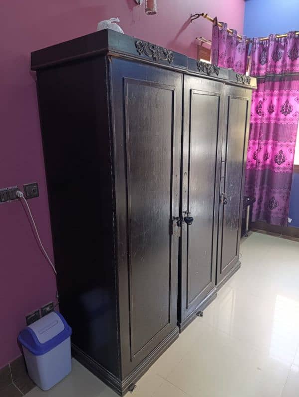 furniture for sale . 35000 without metris 5