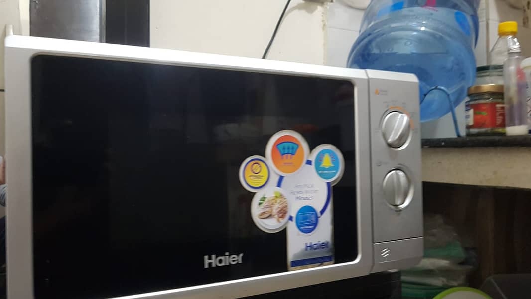 Haier 26 Liter Microwave (HGN-2690MS), in very good condition 1