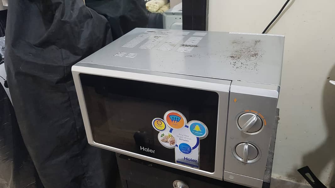 Haier 26 Liter Microwave (HGN-2690MS), in very good condition 2