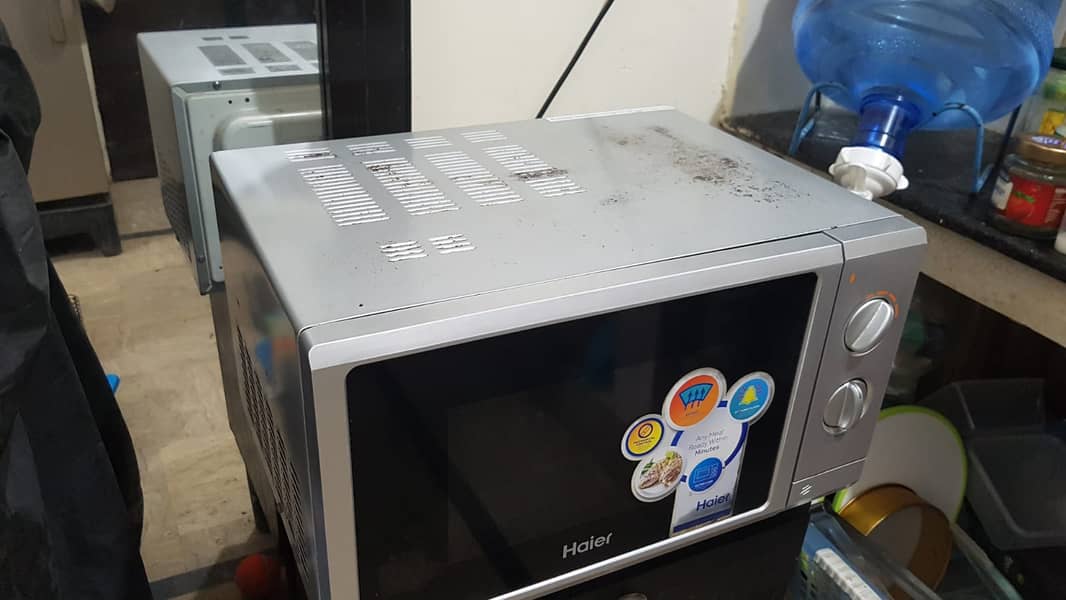 Haier 26 Liter Microwave (HGN-2690MS), in very good condition 3