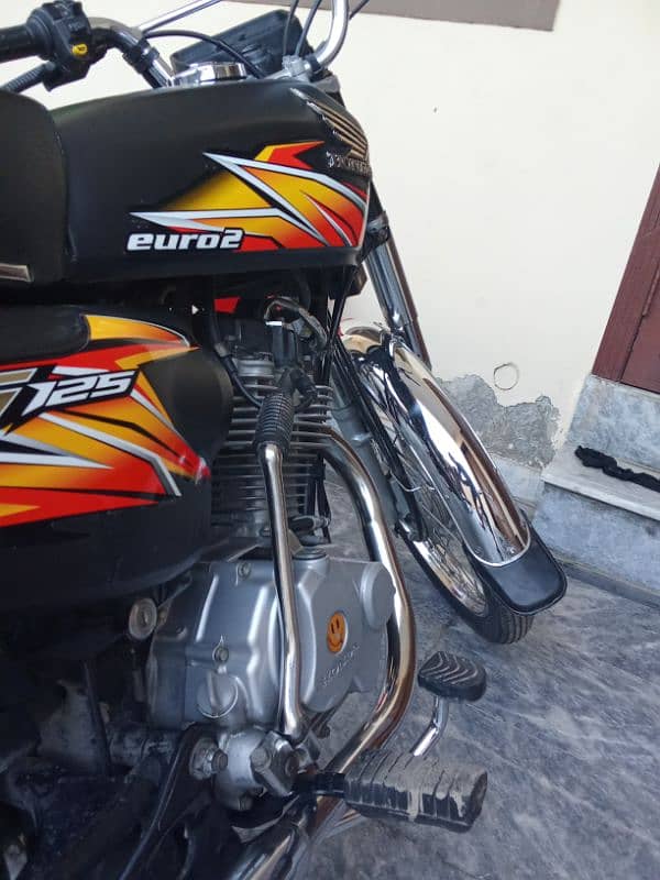 CG HONDA 125 | Black In Good Condition 3