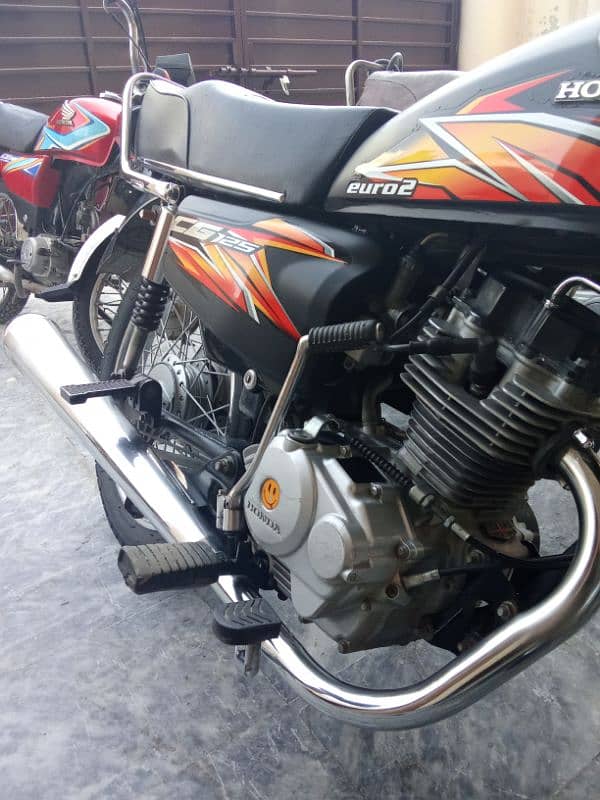 CG HONDA 125 | Black In Good Condition 5