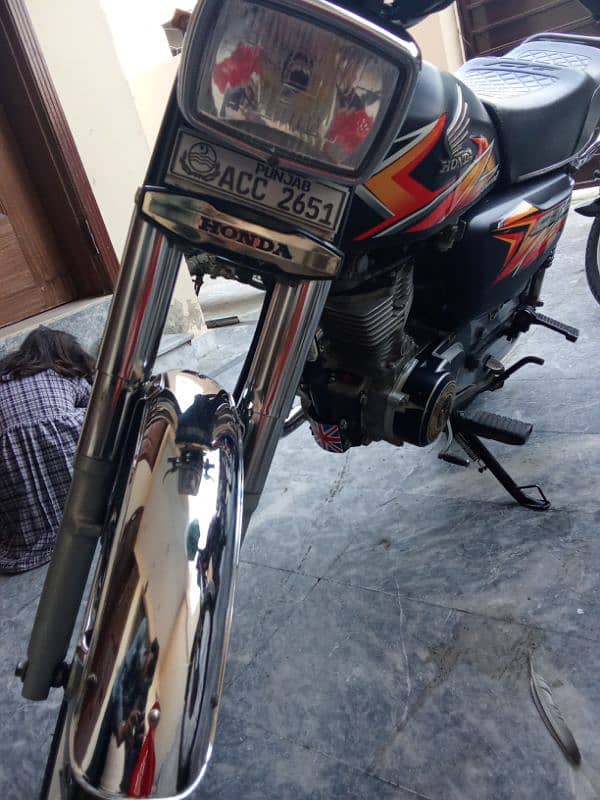 CG HONDA 125 | Black In Good Condition 8