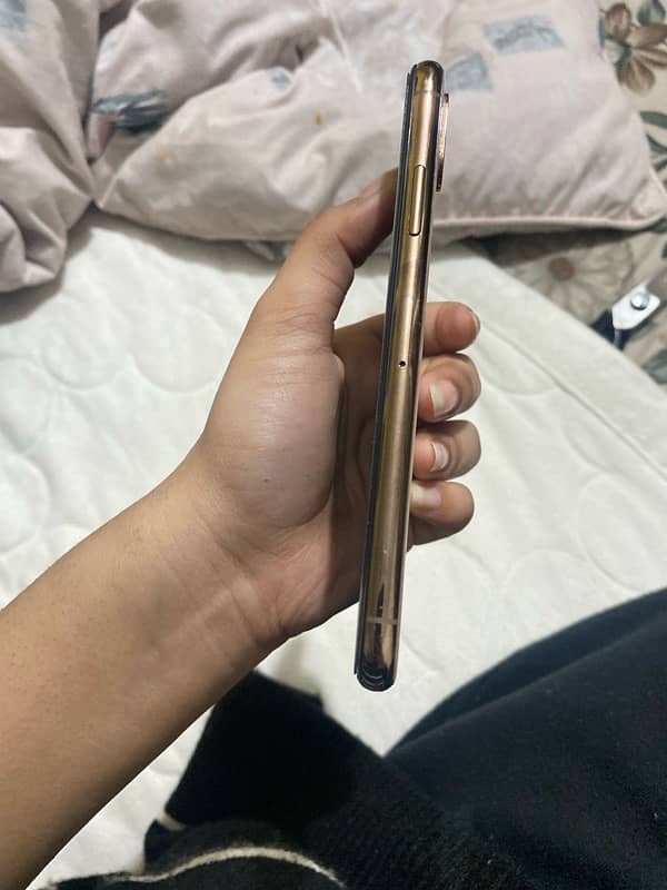 IPHONE XS NON PTA 3