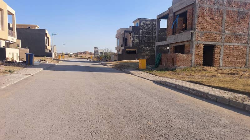 10 Marla Heighted Location Plot Prime Spot in N Block, Bahria Town Phase 8 1