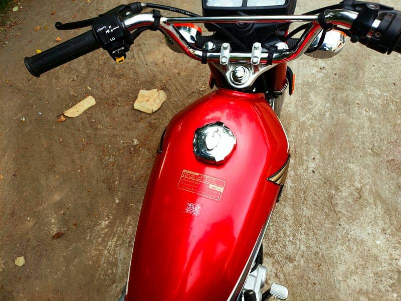 Honda 125 Model 2023 Red Total Original Fabulous LusSh condition 4