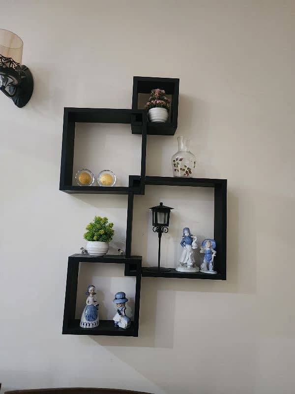 Frames and wall hangings 1