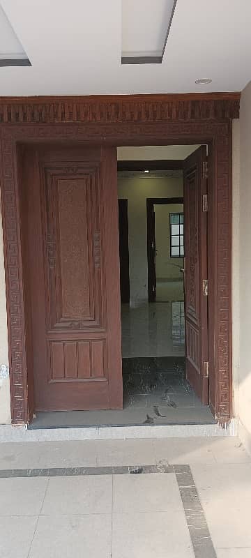 Khayaban-E Amin 10 Marla House For Sale 6