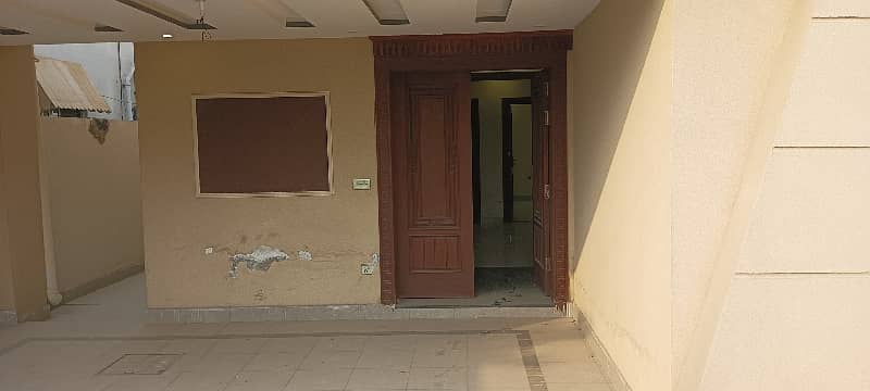 Khayaban-E Amin 10 Marla House For Sale 7