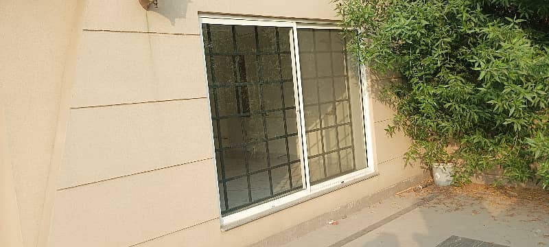 Khayaban-E Amin 10 Marla House For Sale 8