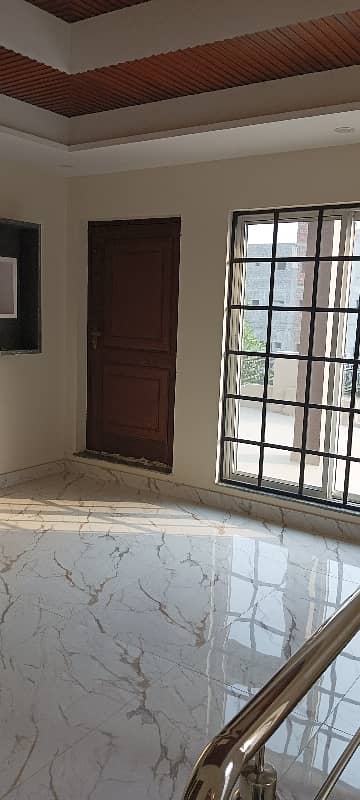 Khayaban-E Amin 10 Marla House For Sale 30