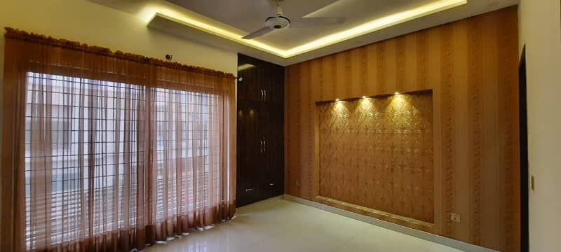 5 MARLA BEAUTIFUL HOUSE FOR SALE IN ALI BLOCK SECTOR B BAHRIA TOWN LAHORE 12