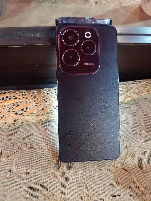 infinix Hot 40 10/10 8/256GB only set available 1