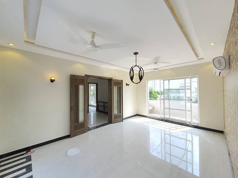 Modern 1 Kanal House For Rent In DHA Phase 6, Lahore 9