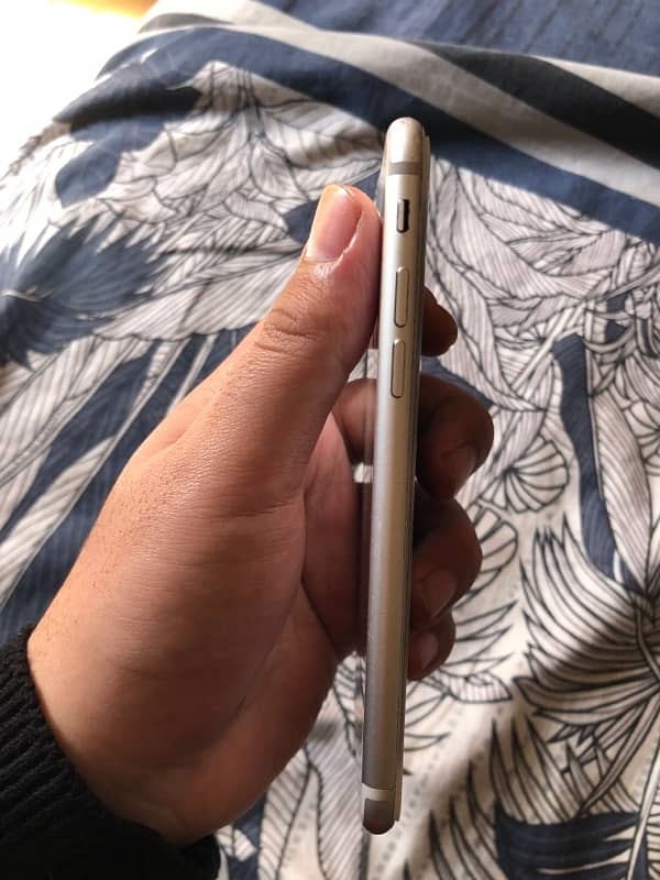 IPhone 7 PTA Approved 32 GB 3