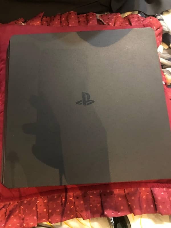 PS4 500gb with 2 controllers 2