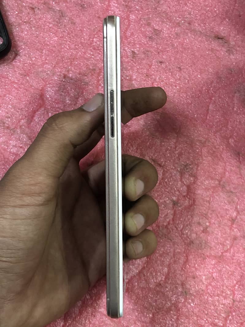 OPPO A57 4