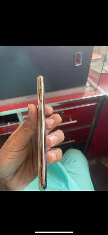 iphone 11 pro max 256 GB PTA approved my WhatsApp number 03410172804 1