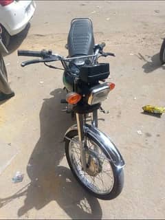 125 Bike for Rent only Rs 700 per day