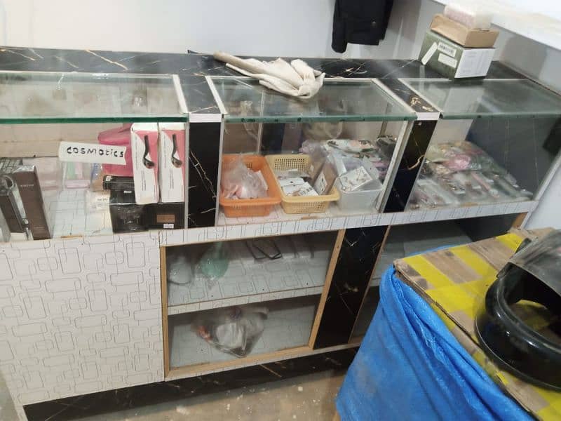 shop rack and counter for sale in low price 2