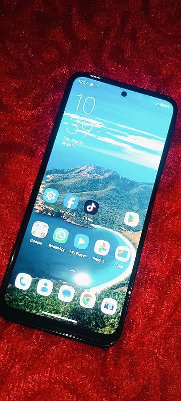 Moto G41.  AMOLED display 4