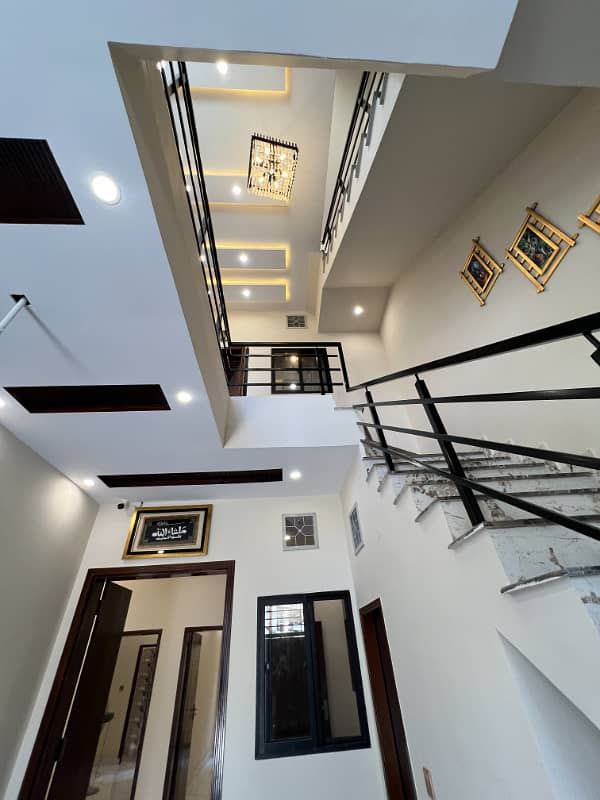 5 Marla brand new modern style house for sale in AL Rehman Garden phase 4 near Jallo park main canal road Lahore 37