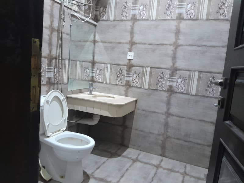 G-11/3 Tiled Floor D Type Flat Main Ibn-E-Sina Sina Road For Rent 4