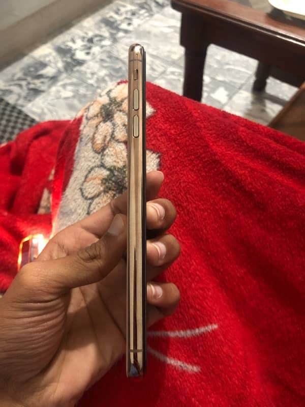 iphone Xsmax Factory unlocked 1