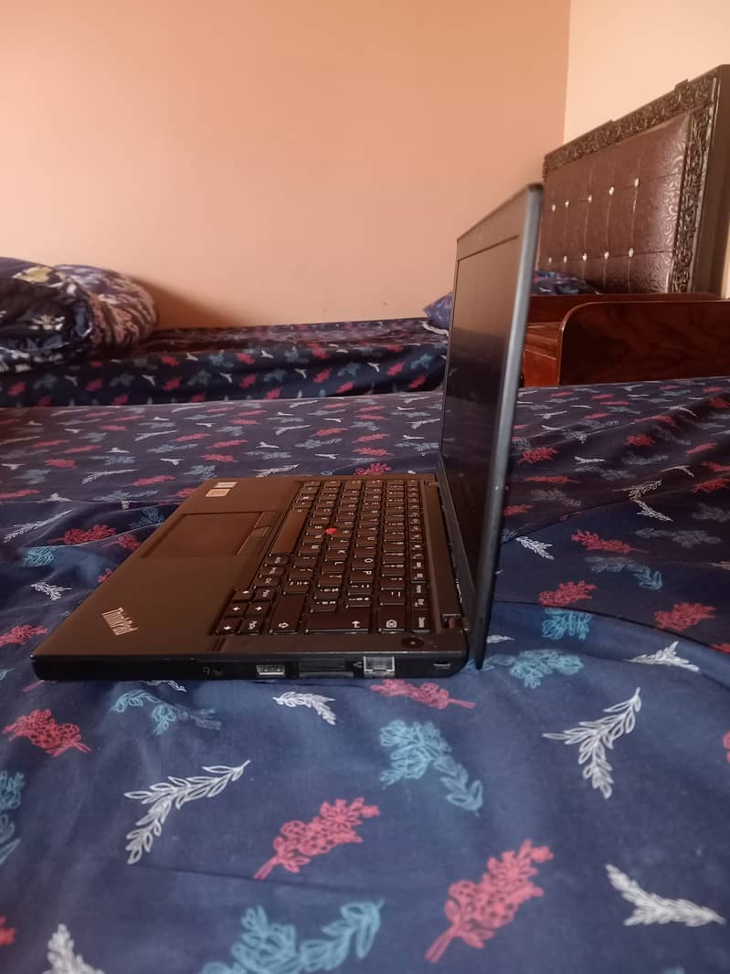 Lenovo x260 model core i5 6th generation 4