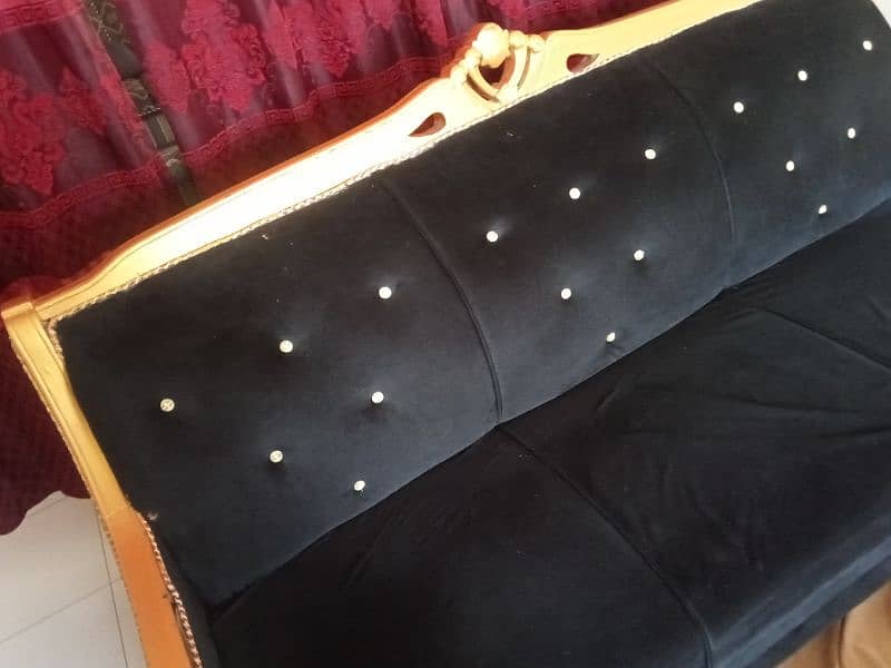 urgent Sofa For sale 2