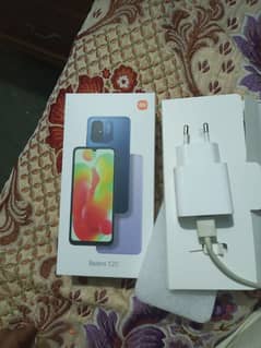 Redmi 12c 4/64 gb behtarin mobile hai 10 by 10 condition hai